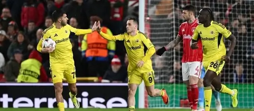 Фенербахче вылетает из Лиги Европы после разгрома в Ноттингеме