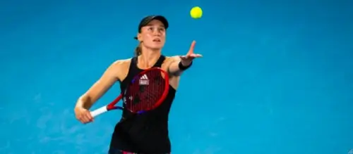 Мощная подача Елены Рыбакиной