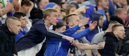 Фанаты Боруссии и Шальке на трибунах Рурского дерби