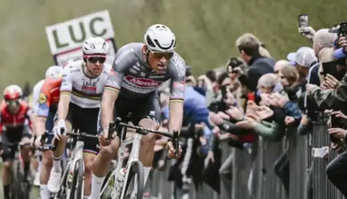 Сектор Arenberg на гонке Paris Roubaix