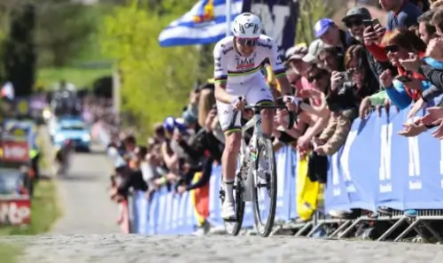 Подъем Oude Kwaremont на Туре Фландрии
