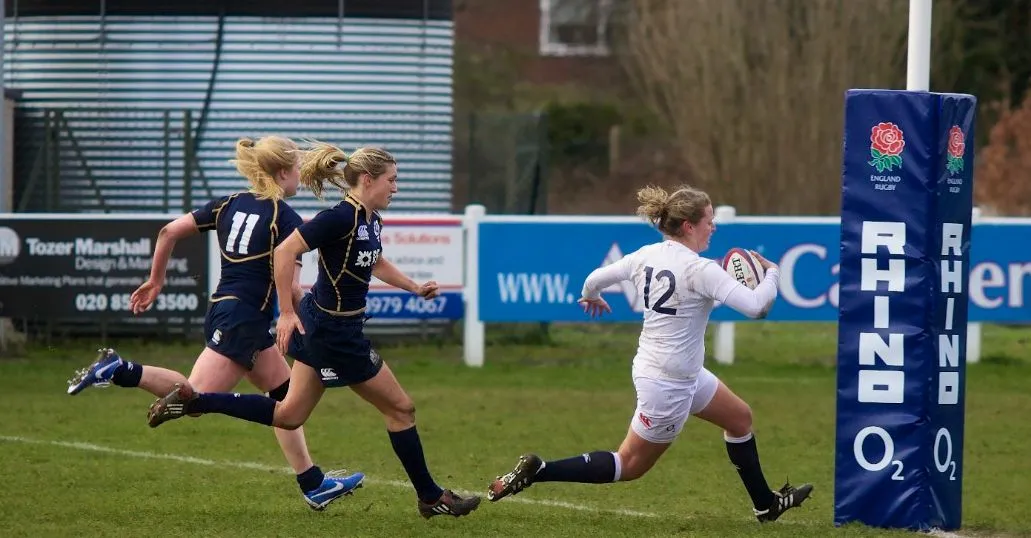 Контроль линии преимущества и структура атаки Англии в женском Кубке шести наций 2026