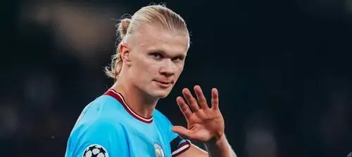 Фаворит в гонке бомбардиров Холанн