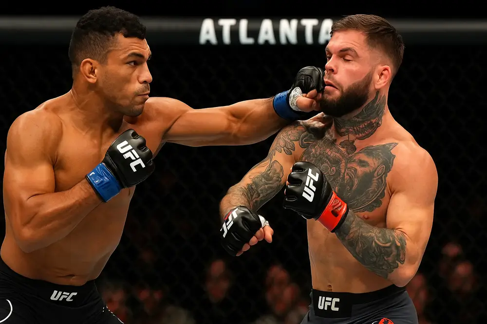 Раони Барселос наносит удар Коди Гарбрандту на UFC Atlanta